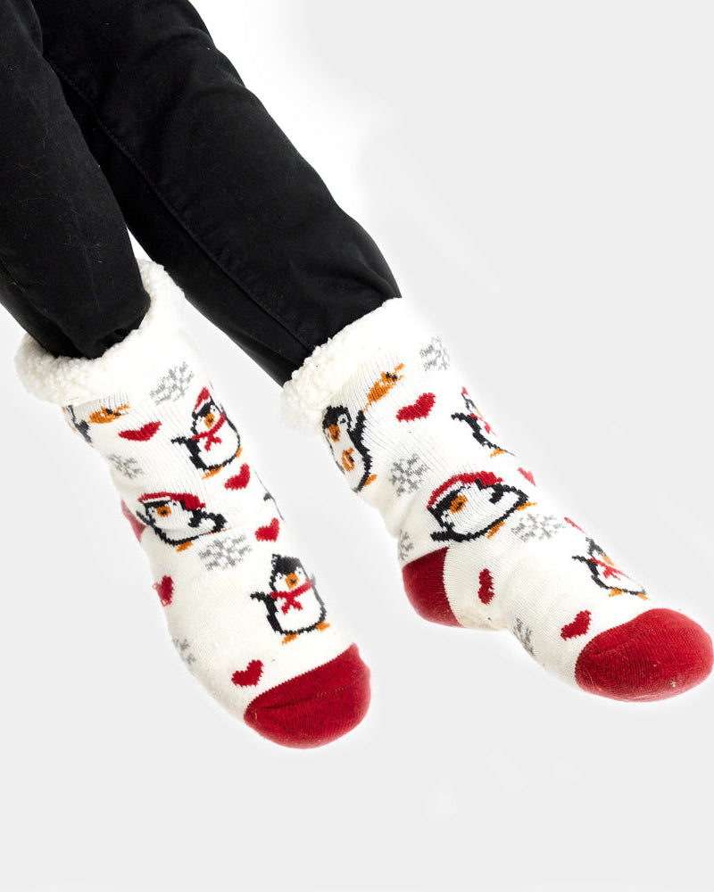 Calcetas Navideñas Afelpadas Blancos Pingüinos y Corazones Unisex