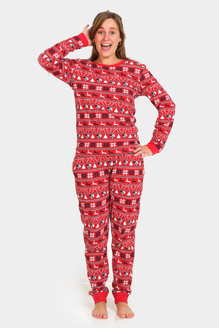 Pijama Navideña Adultos Unisex Rojo con Renos y Árboles Mujer