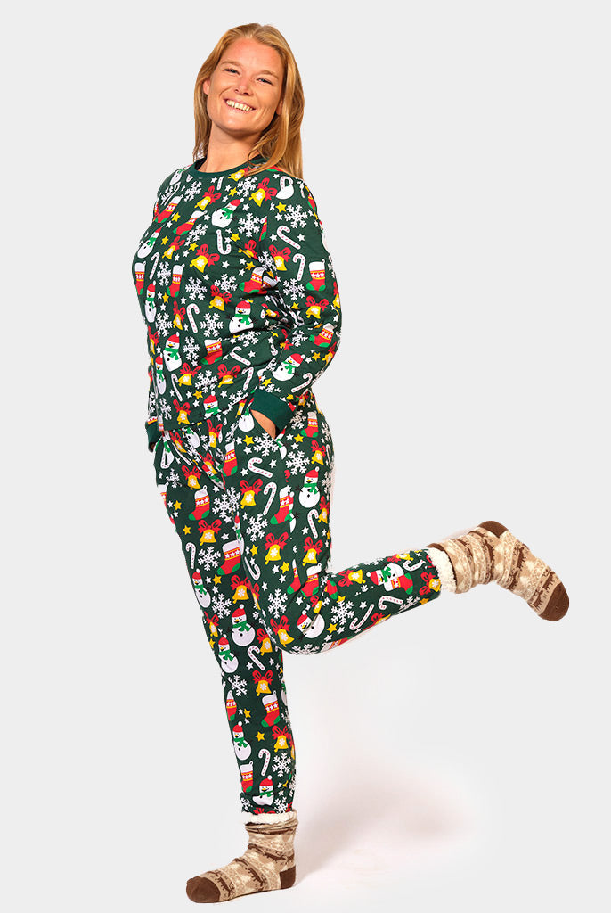 Pijama Navideña Adultos Unisex Verde con Motivos Navideños Mujer