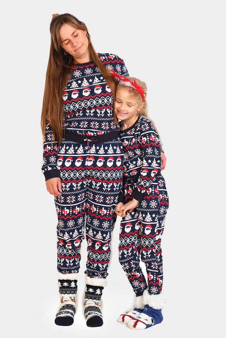 Pijama Navideña para Niños con Papá Noel, Árboles y Corazones Mujer
