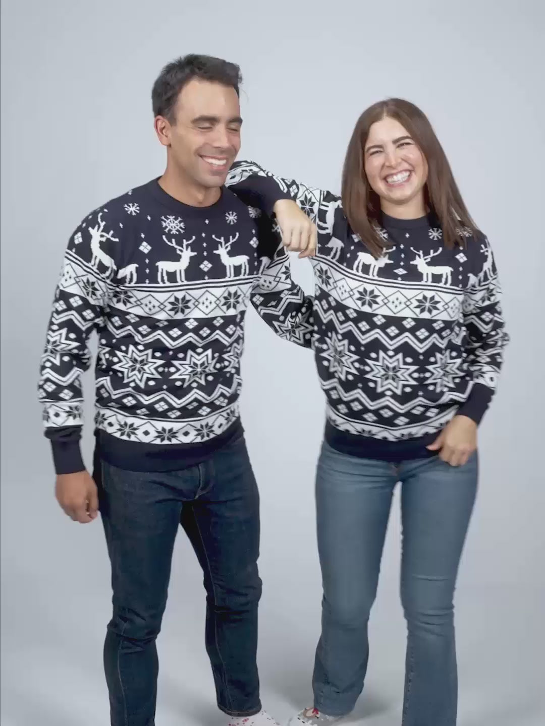 Suéter de Navidad para Mujer y Hombre 
con Renos y Estrellas Azul Nordic