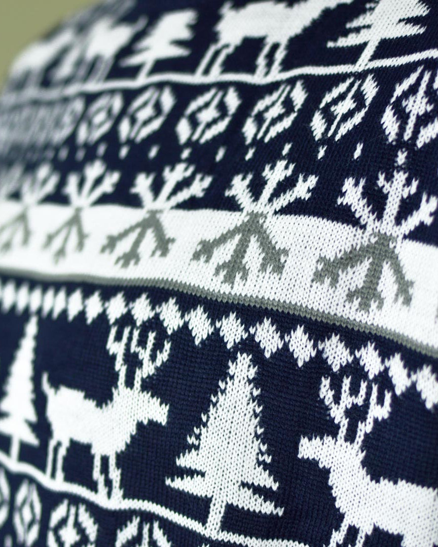 Suéter de Navidad Parejas Cenefas Renos y Árboles Detalle