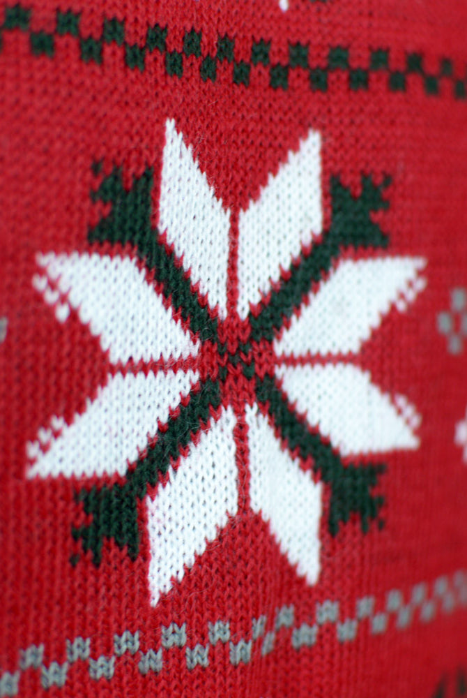 Suéter de Navidad para Niña y Niño Rojo Renos, Árboles y Estrellas Polares Detalle