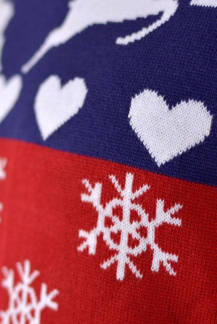 Suéter de Navidad para Familia Renos y Corazones Azul y Rojo Detalle