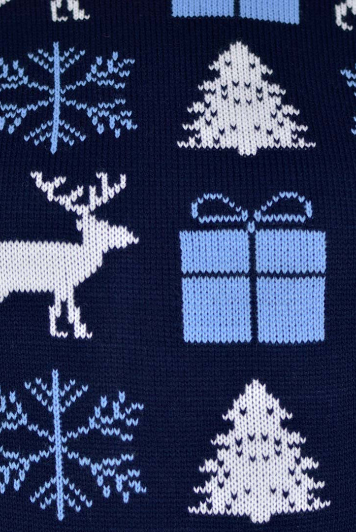 sueter de Navidad para Mujer Azul con Renos, Regalos y Pinos Detalle