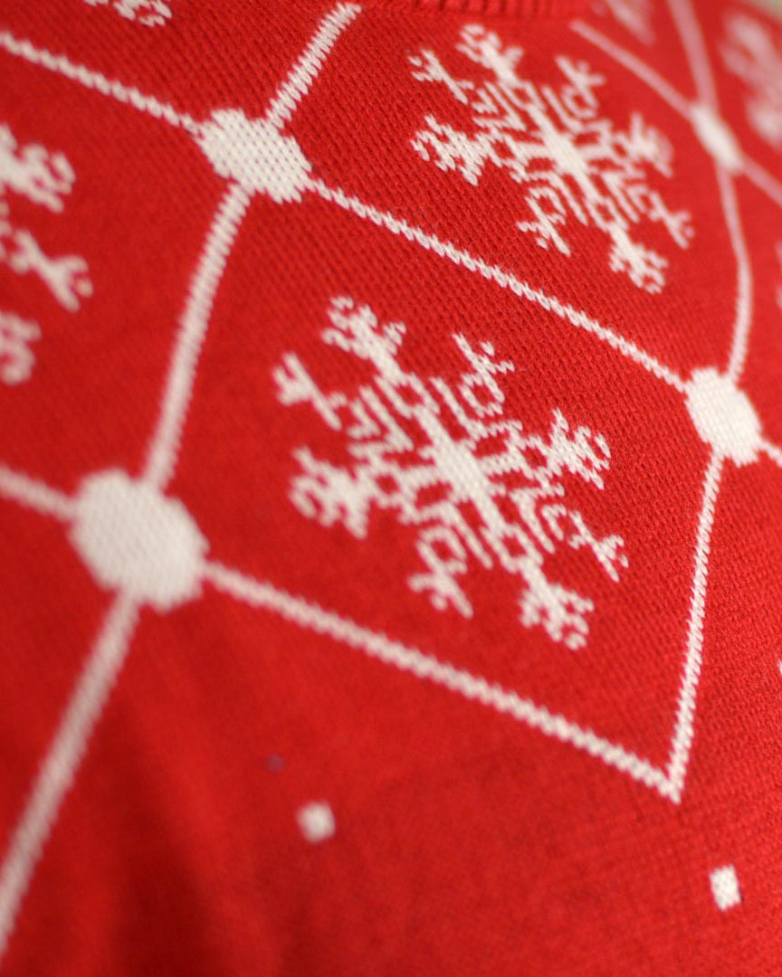 Suéter de Navidad Parejas con Papá Noel Entrando por la Chimenea Detalle Nieve