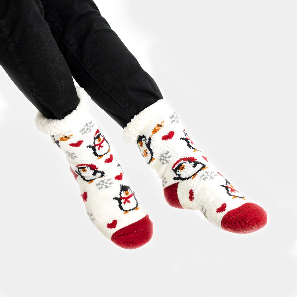 Calcetas Navideñas Afelpadas Blancos Pingüinos y Corazones Unisex