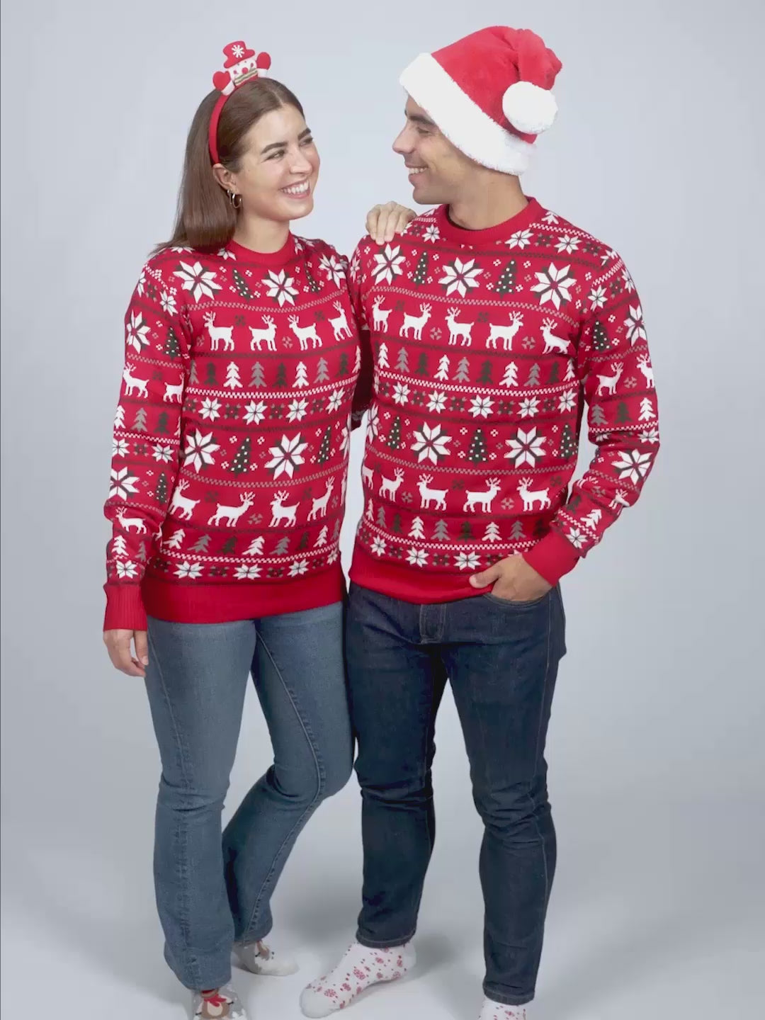 Suéter de Navidad para Mujer y Hombre 
Rojo Renos, Árboles y Estrellas Polares