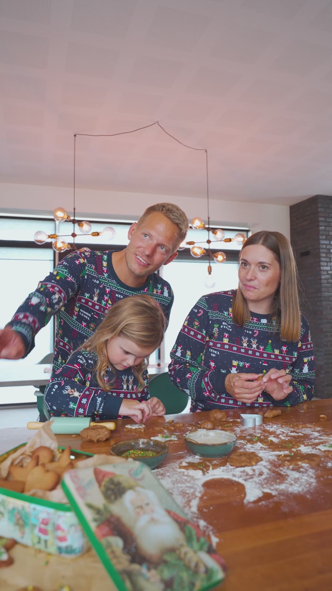 Pijama Navideña para Familia Vintage Gaming