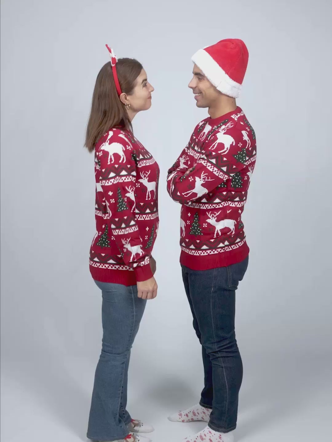 Suéter de Navidad para Mujer y Hombre 
Rojo Árboles de Navidad y Renos