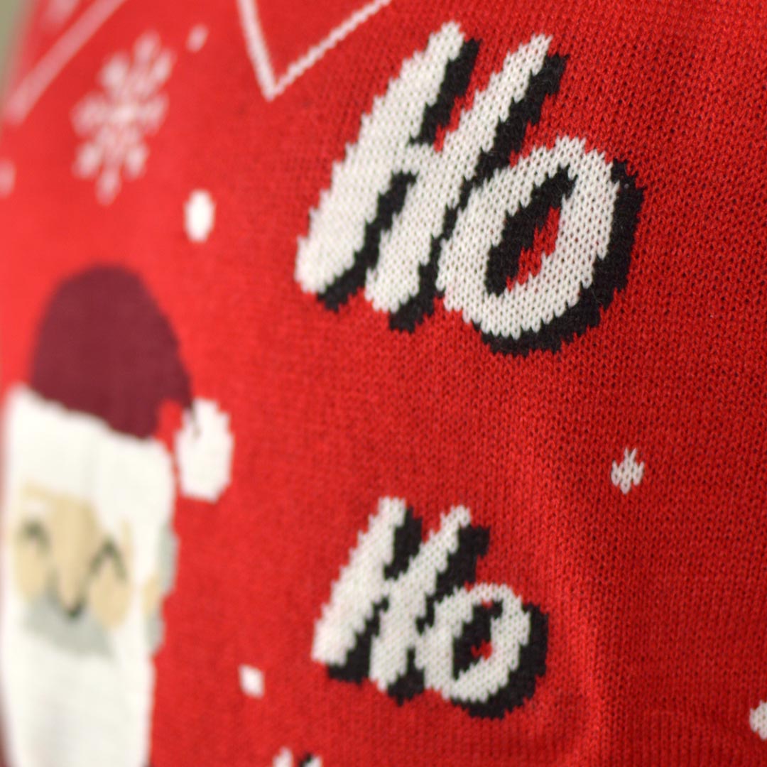 Suéter de Navidad para Hombre con Papá Noel Entrando por la Chimenea Detalle